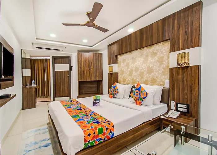 Fabhotel Rajnandani Residency Bhawarkua