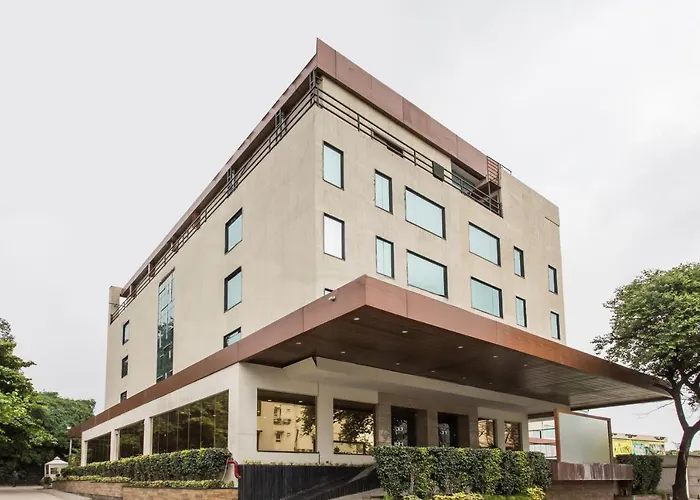 Solaris Hotel And Club