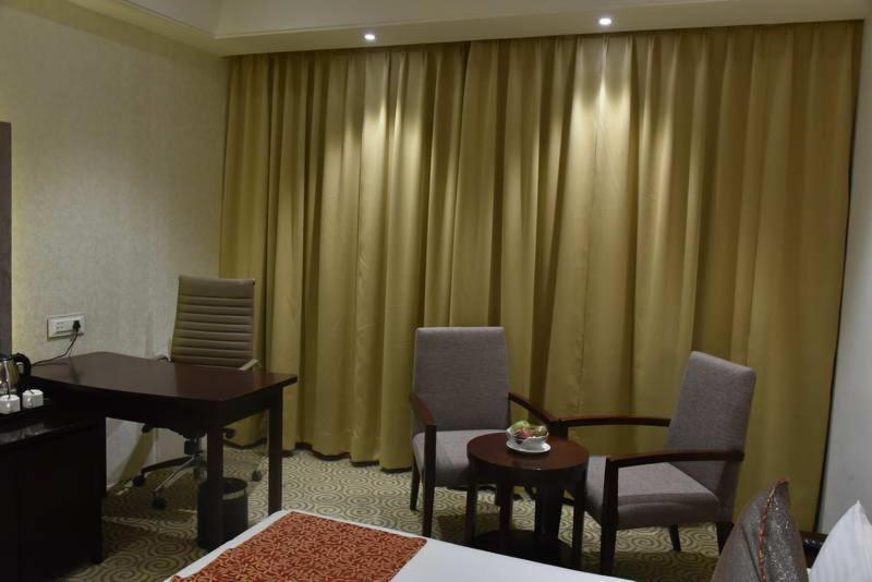 Pride & Convention Centre Hotel 5*