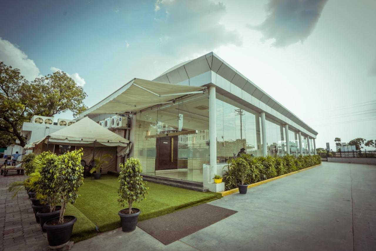 Pride & Convention Centre 5*