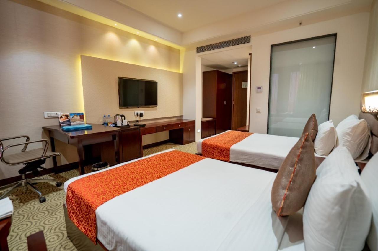 Pride & Convention Centre 5*