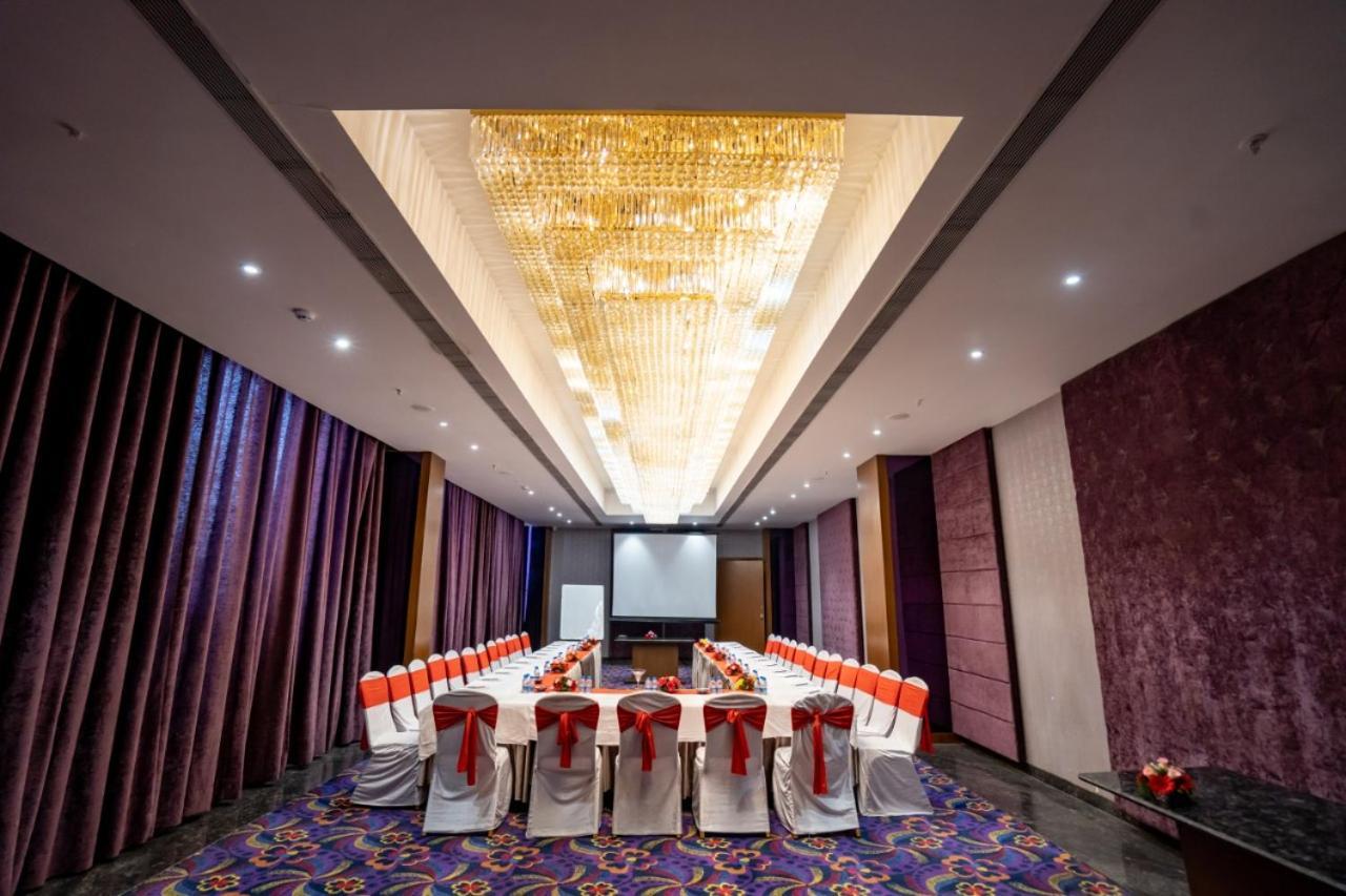 Pride & Convention Centre 5* Indore
