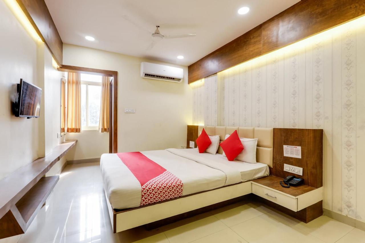 Oyo 16733 Sunshine Hotel Indore