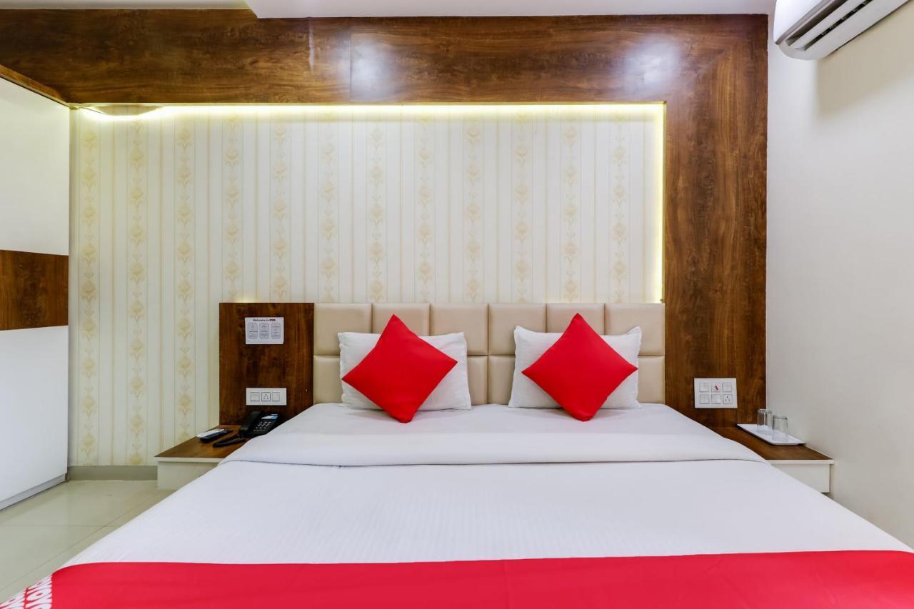 Hotel Oyo 16733 Sunshine Indore