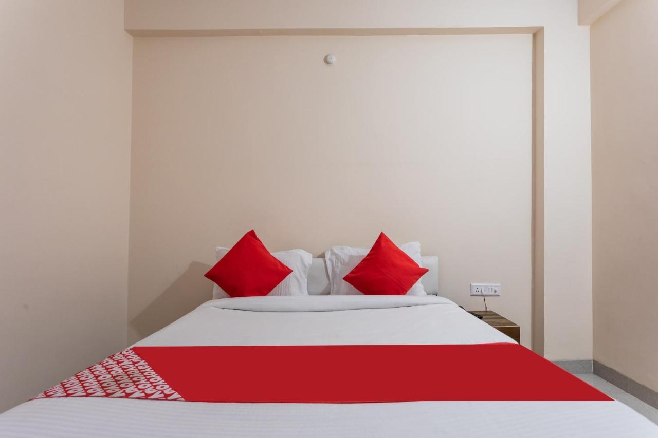 Oyo 36243 Mishthi Palace Indore