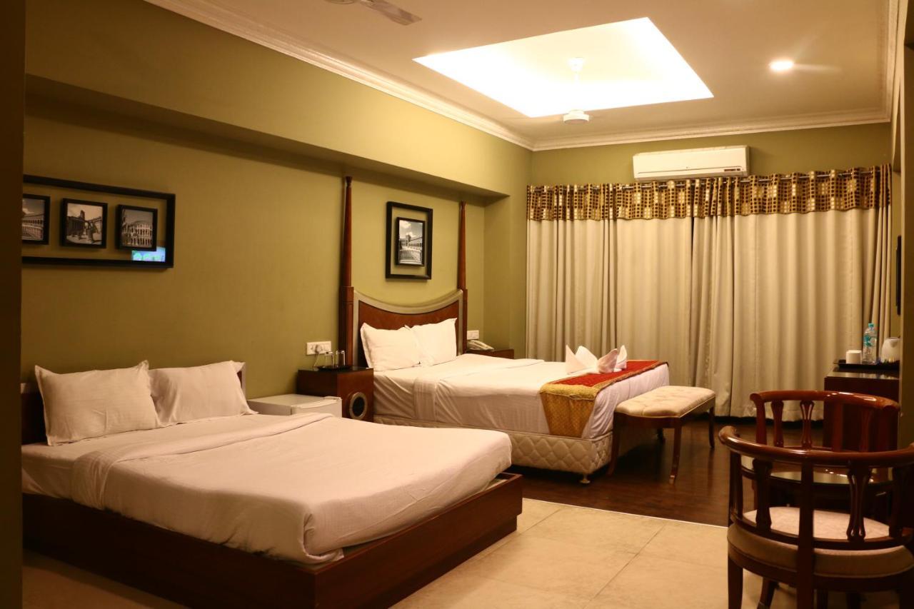 Hotel Jalsa & Banquets,indore 3*