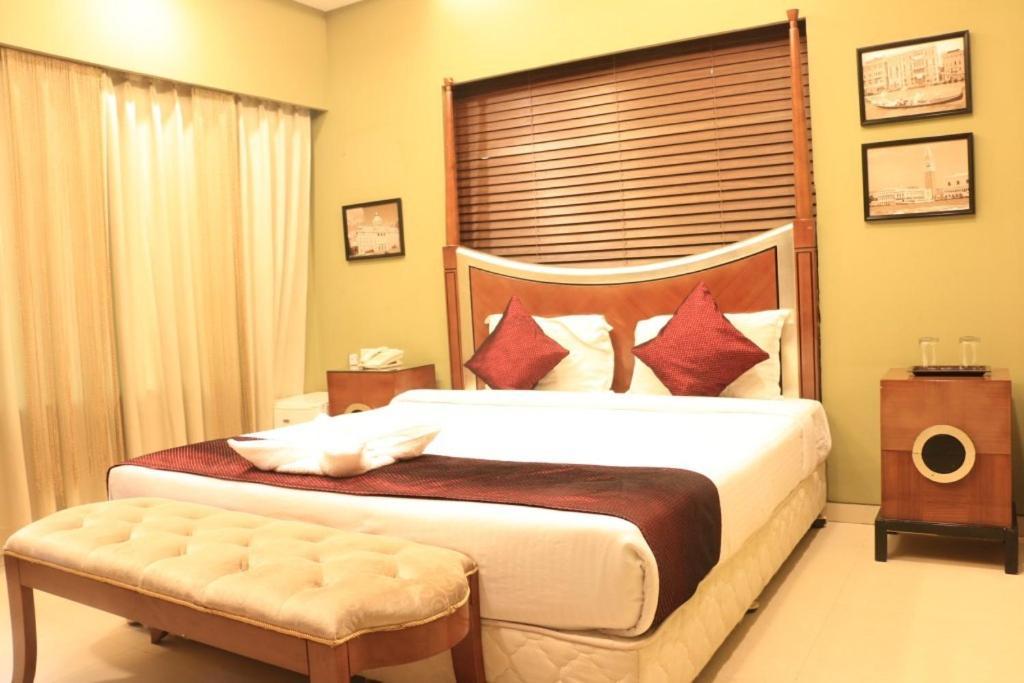 Hotel Jalsa & Banquets,indore Indore