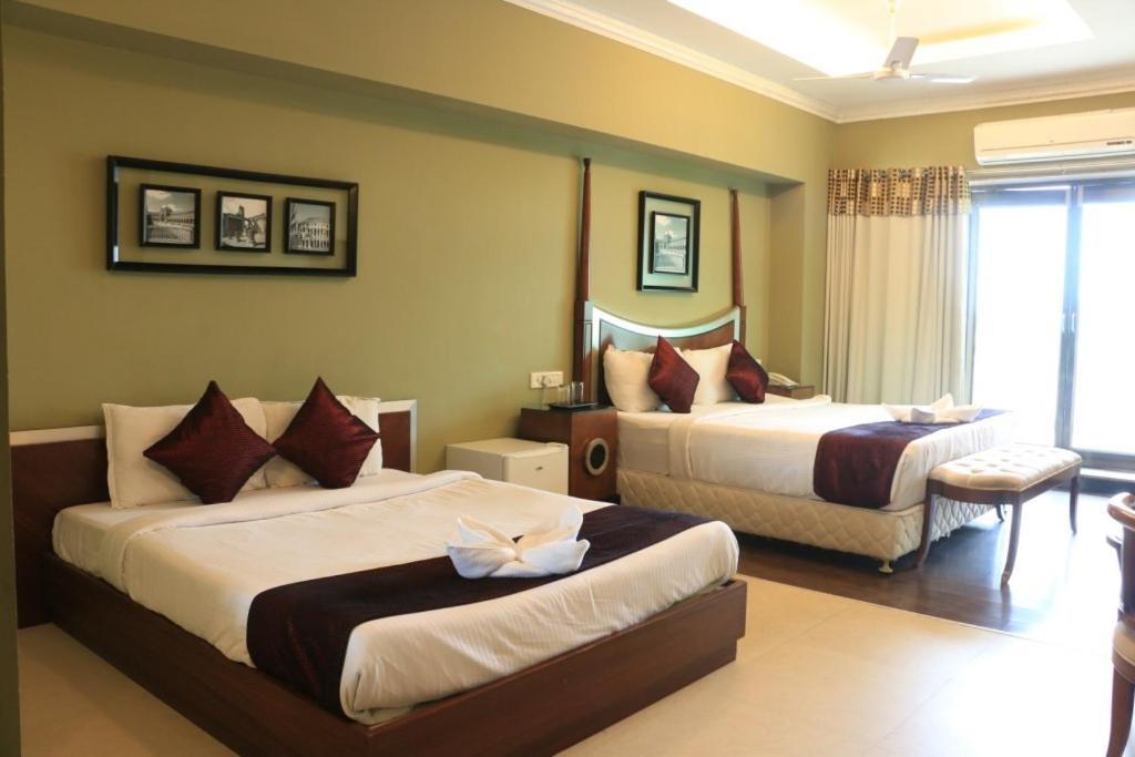 Hotel Jalsa & Banquets,indore 3*