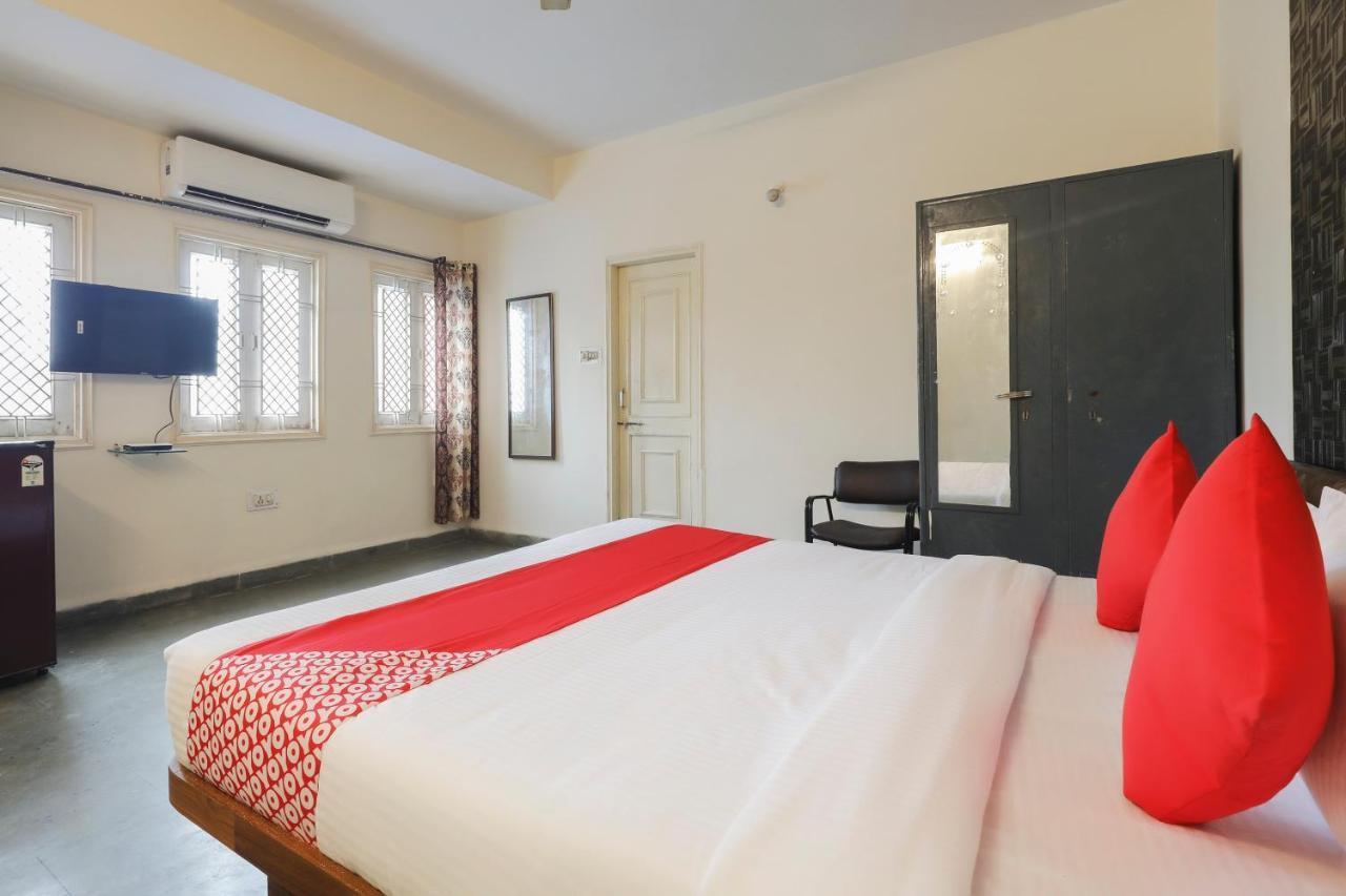 Hotel Oyo 41740 Karnawat 3*
