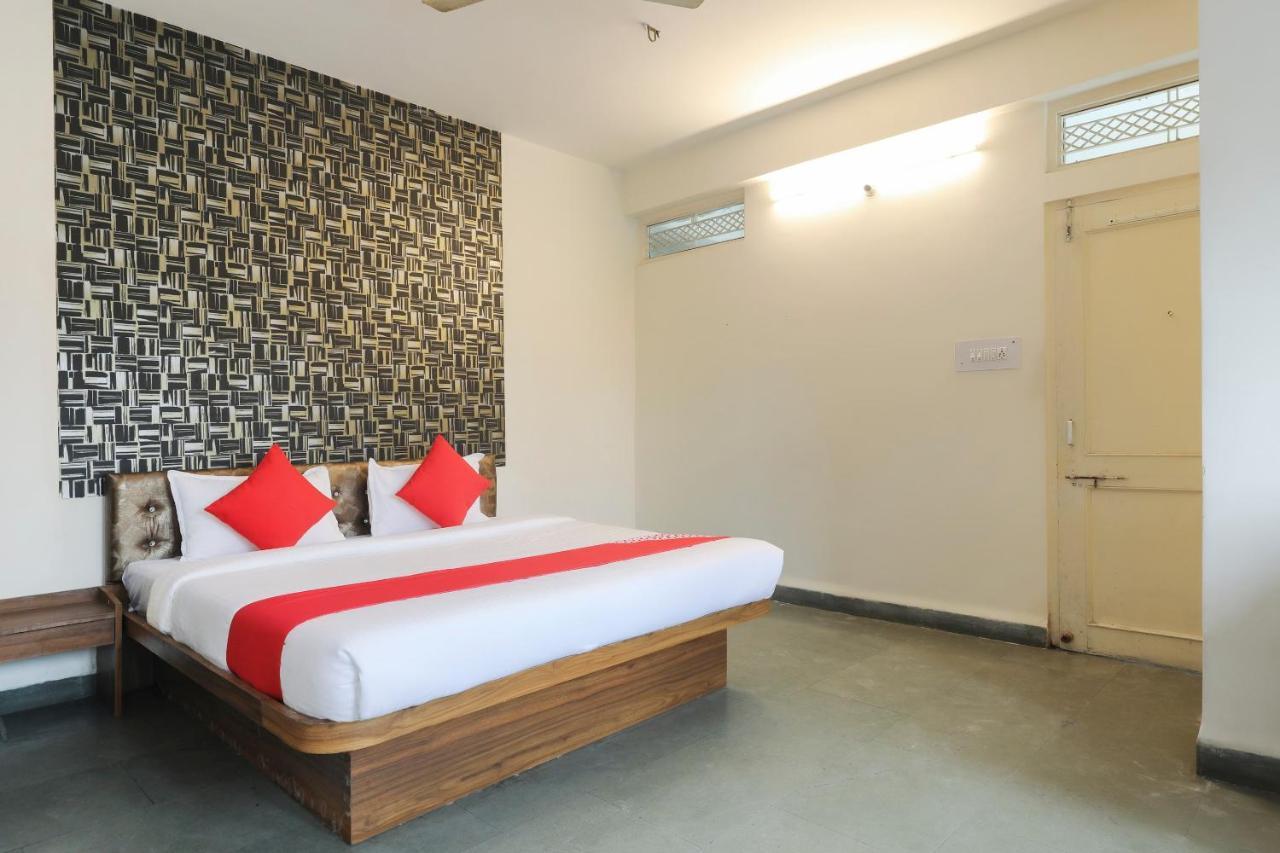 Hotel Oyo 41740 Karnawat Indore
