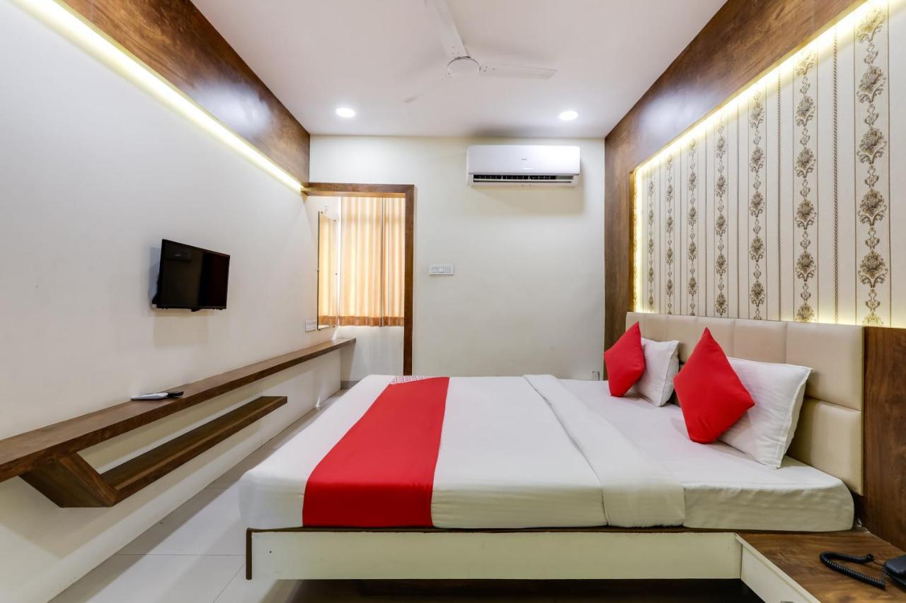 Hotel Oyo 16733 Sunshine 3*