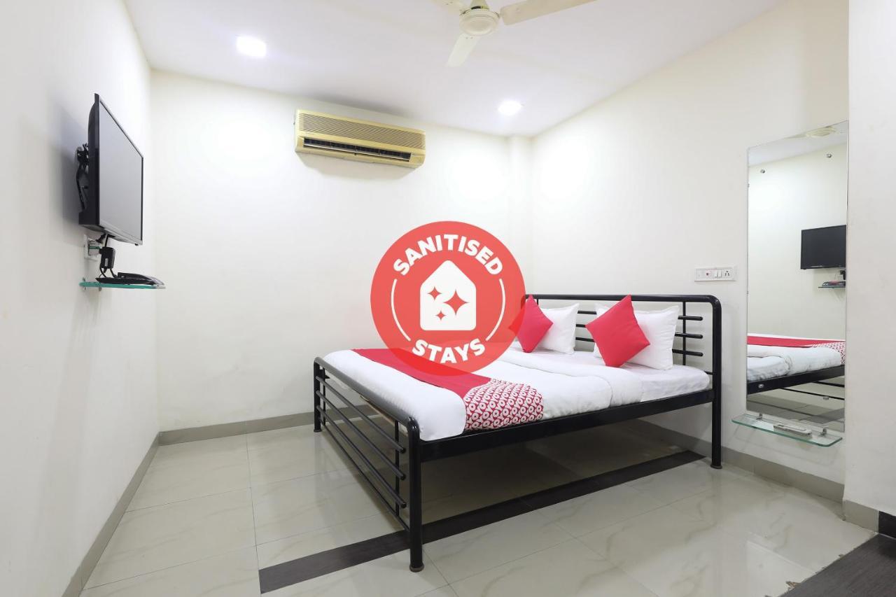 Oyo 62197 Shri Madan Mahal 3*