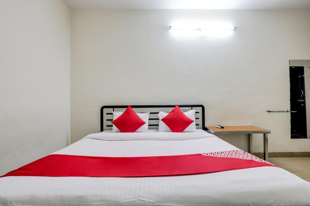 Hotel Oyo 62197 Shri Madan Mahal Indore