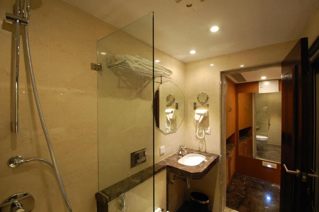 Click Sapphire Star Hotel