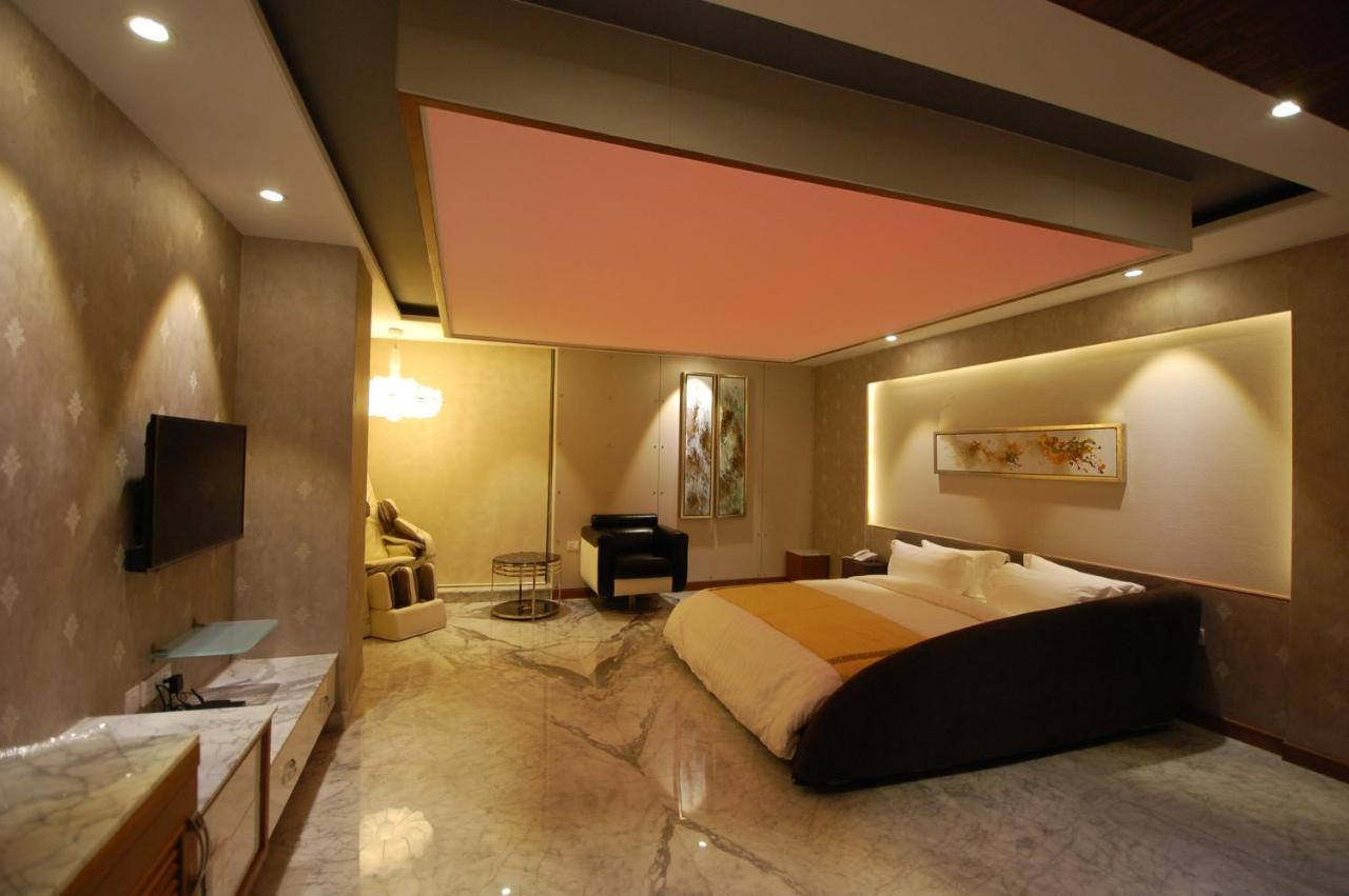 Click Sapphire Star 3* Indore