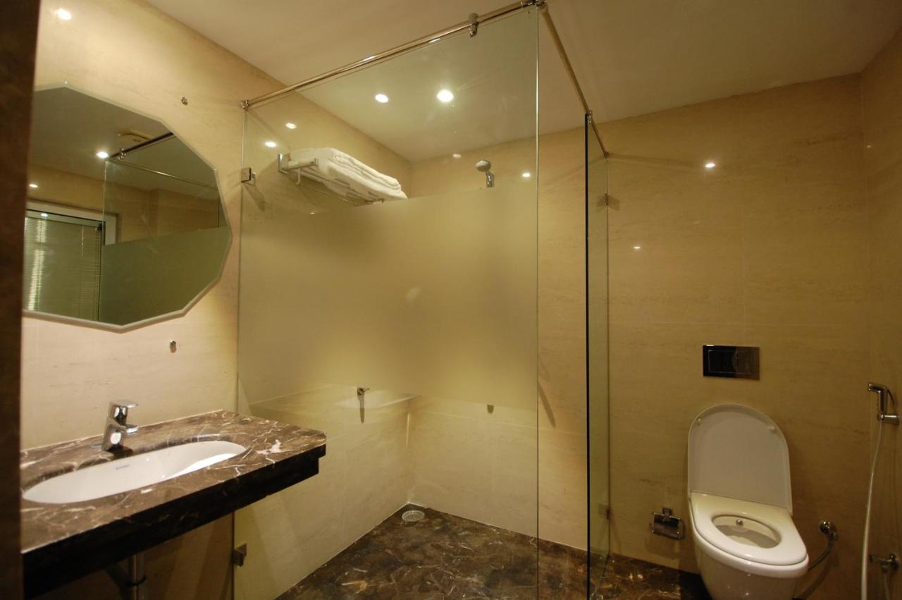 Click Sapphire Star Hotel