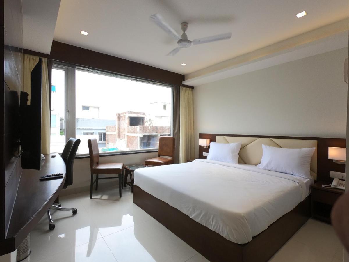 Hotel The Bellevue Indore
