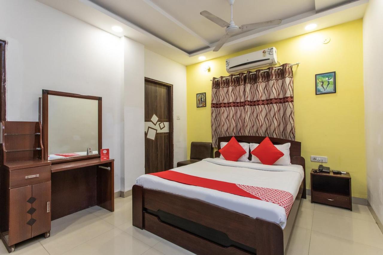 Oyo 3205 New Luxury Royale Hotel 3*