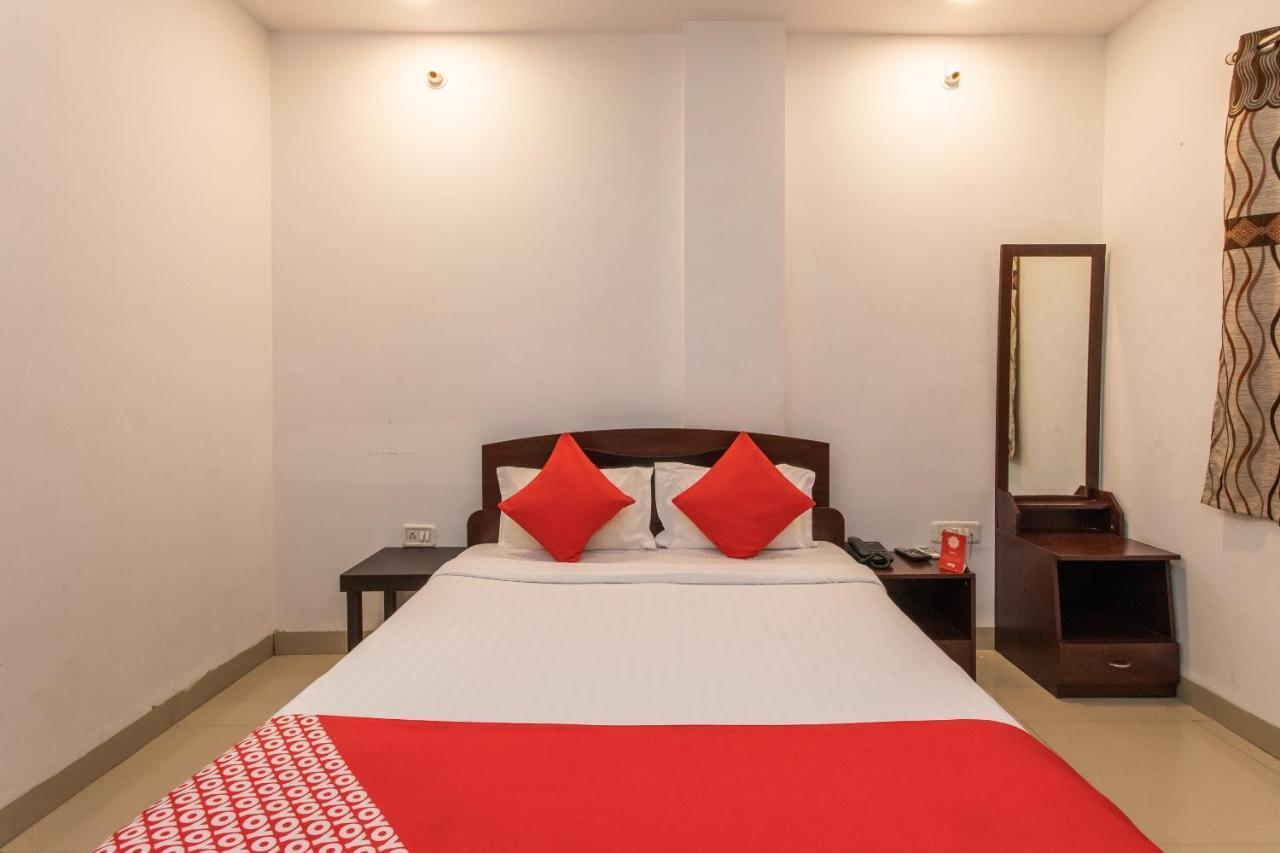 Oyo 3205 New Luxury Royale 3* Indore
