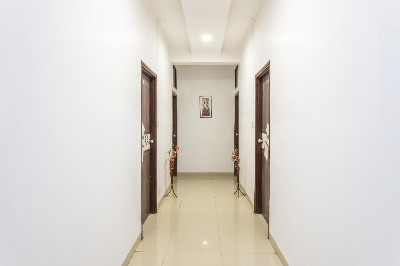 Oyo 3205 New Luxury Royale Hotel
