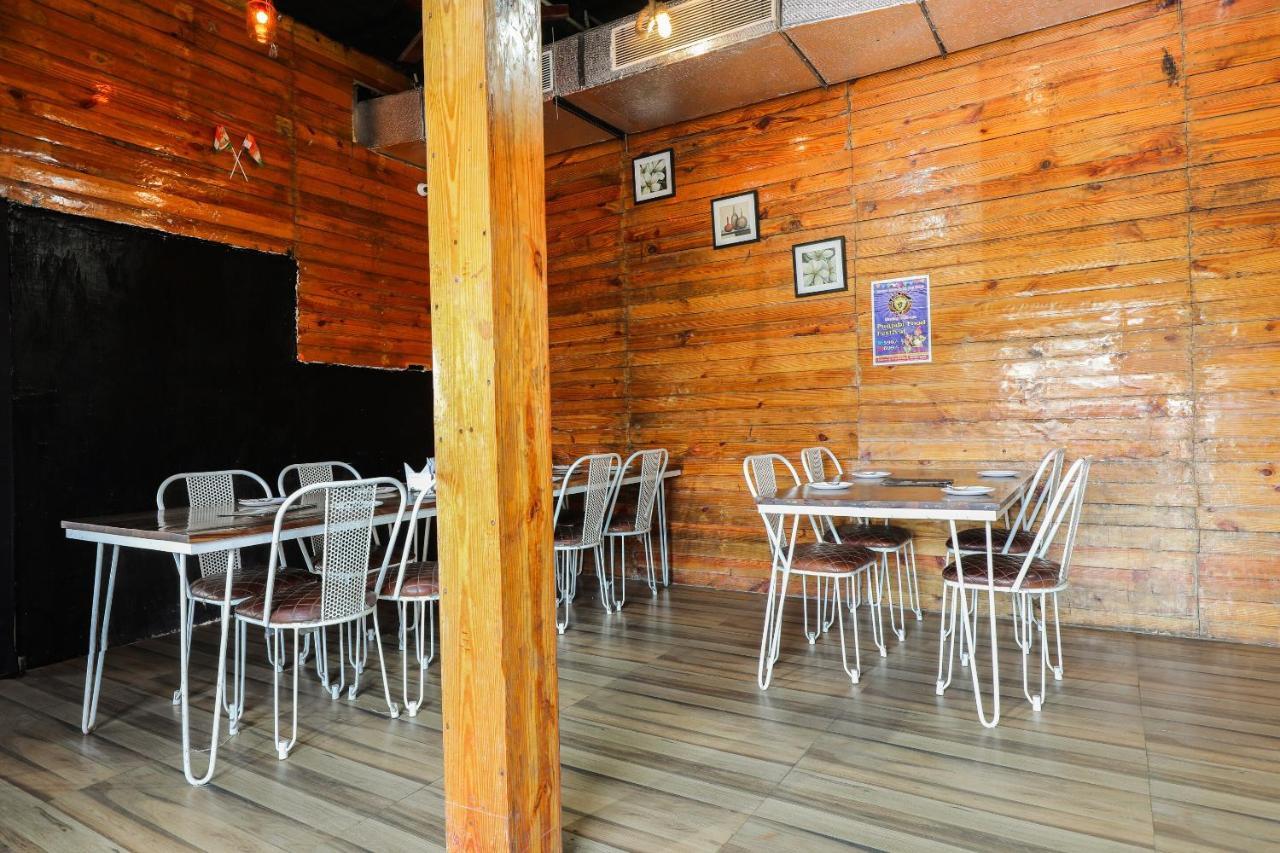 Oyo 60844 Jash Garden Restaurant 3* Indore