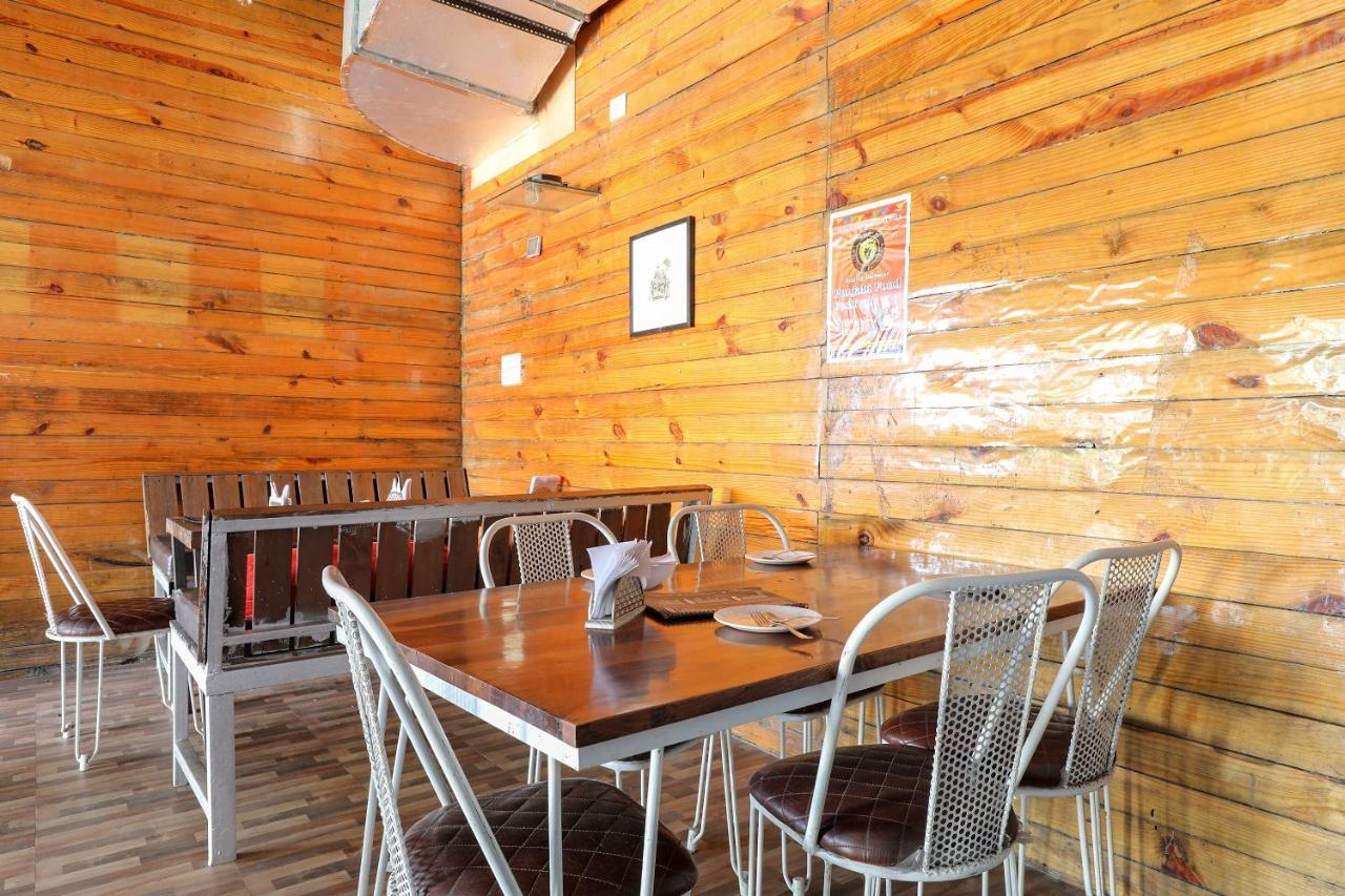 Oyo 60844 Jash Garden Restaurant Indore