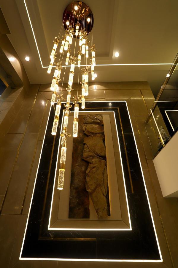 Grand Girdhar 4*