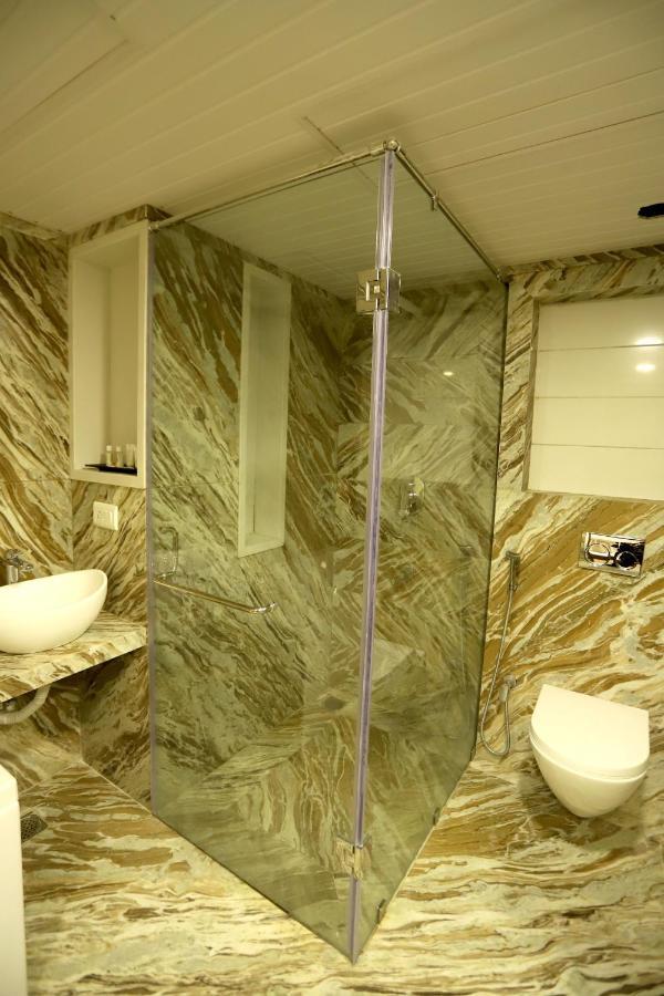Grand Girdhar 4*