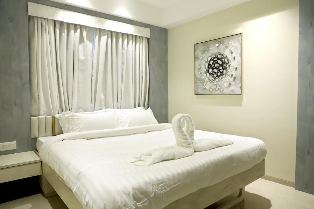 Grand Girdhar Hotel