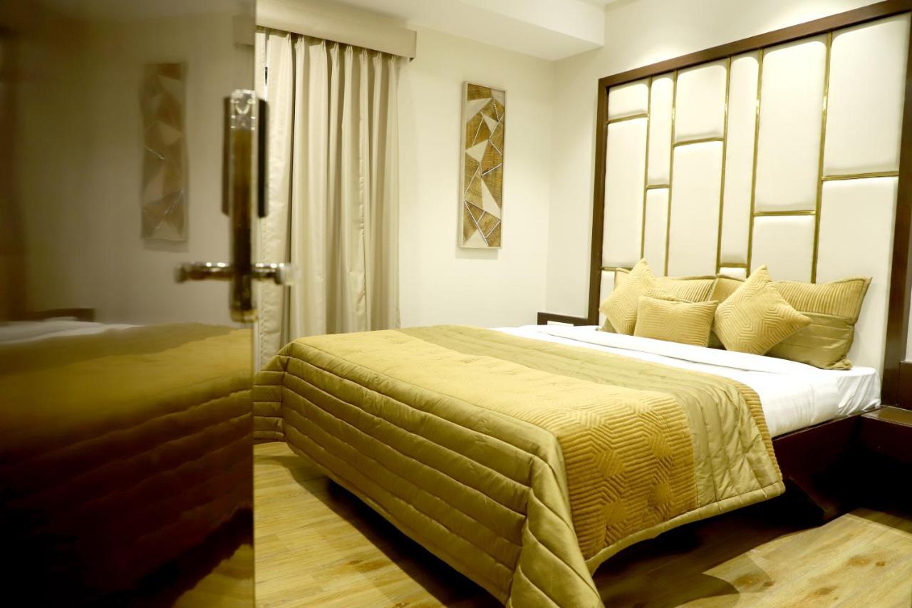 Grand Girdhar 4*