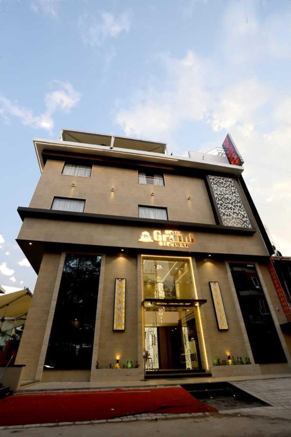 Grand Girdhar 4* Indore