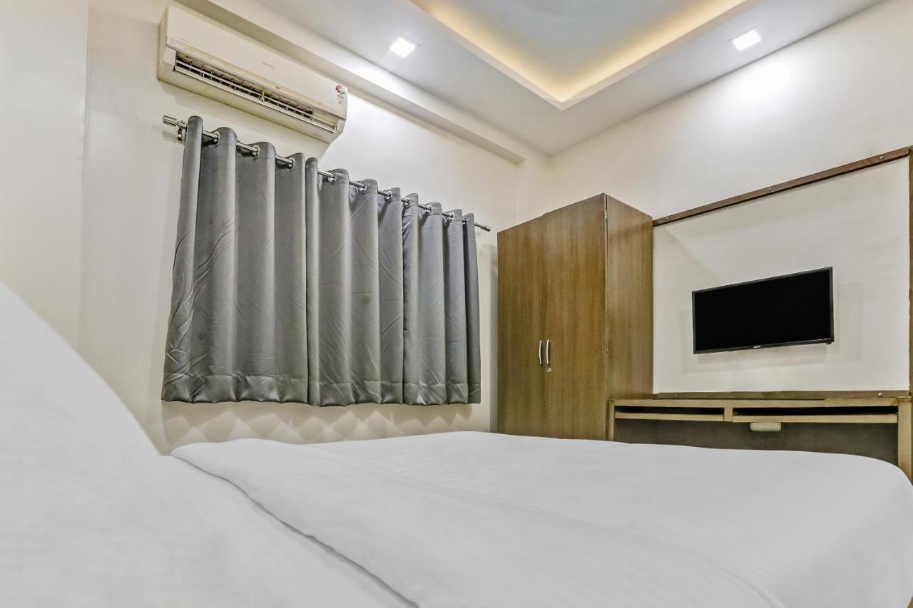 Capital O Ind699 Royal Indore