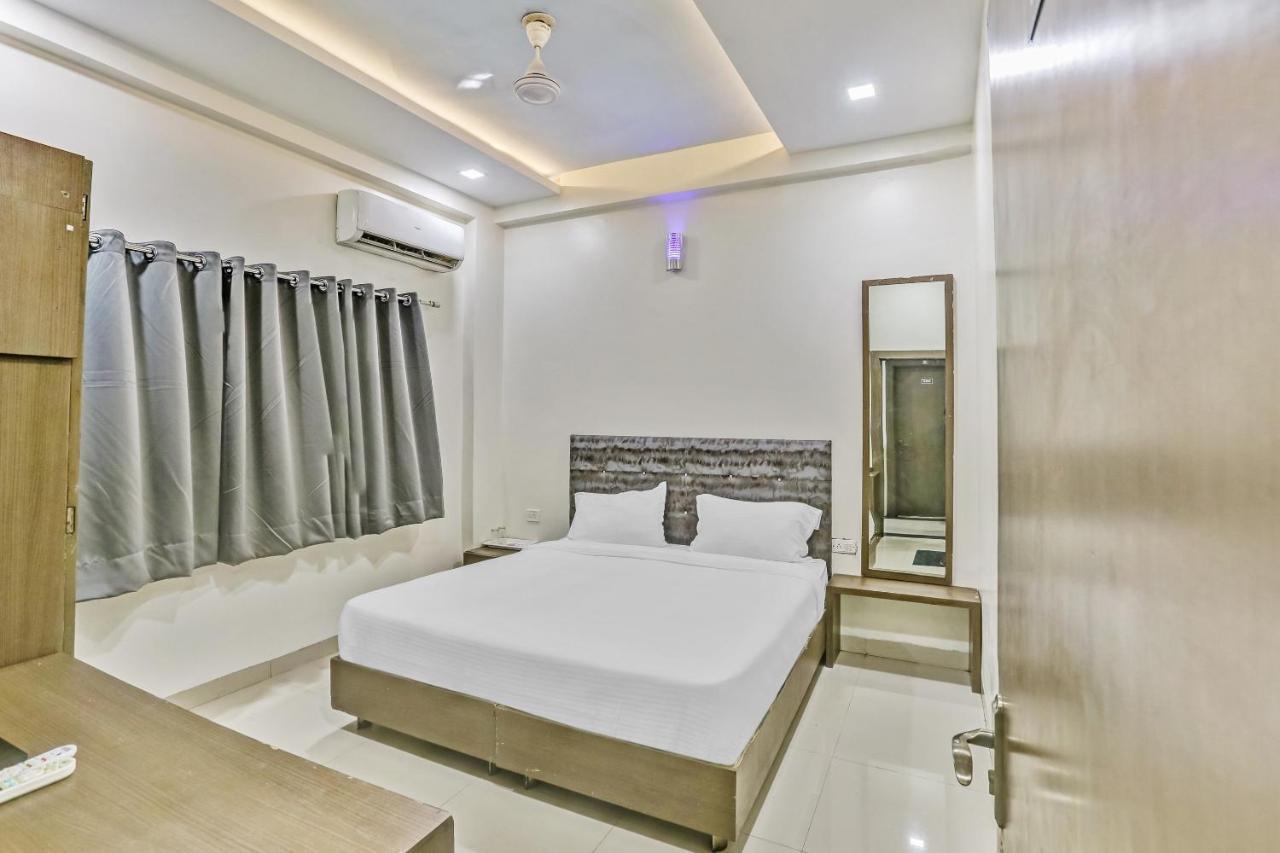 Capital O Ind699 Royal Indore