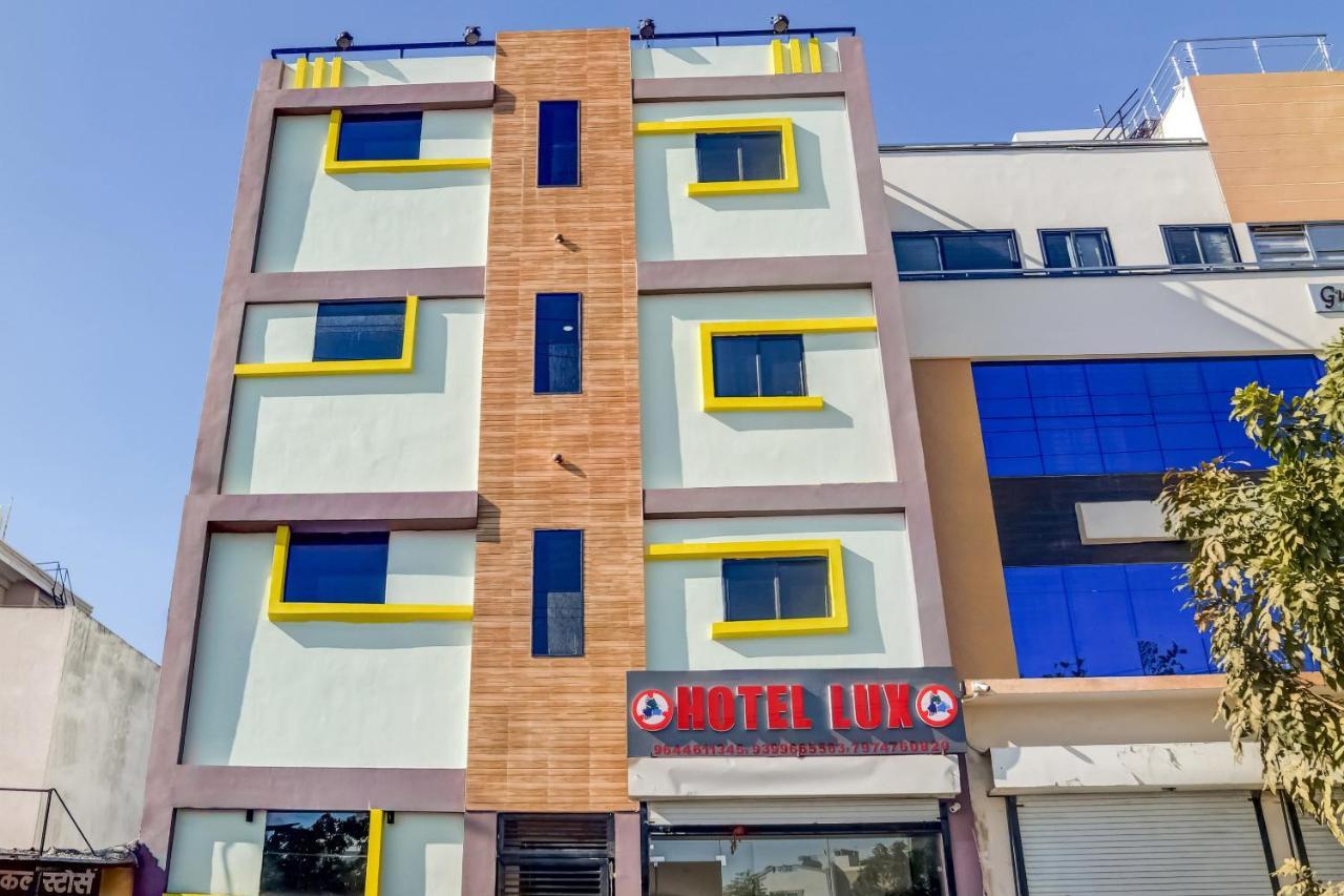 Spot On 76764 Lux Hotel