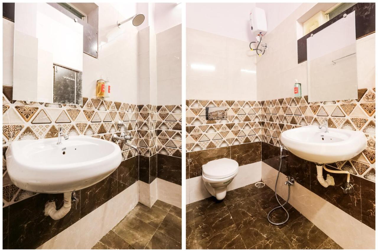Oyo Flagship 30861 Velocity Vijay Nagar Hotel 3*