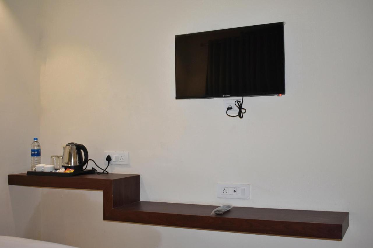 Vrindavan Palace Hotel 3*