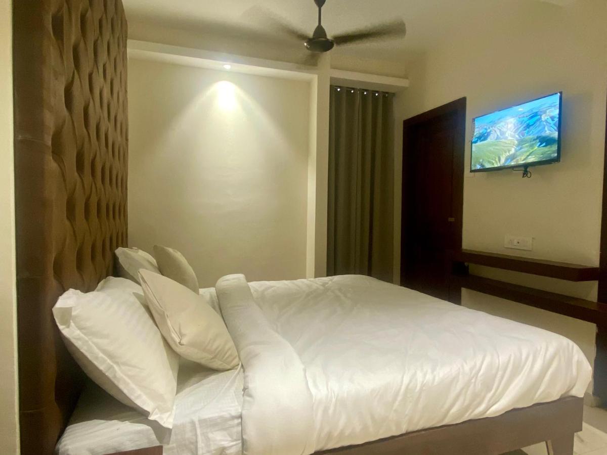 Vrindavan Palace 3*
