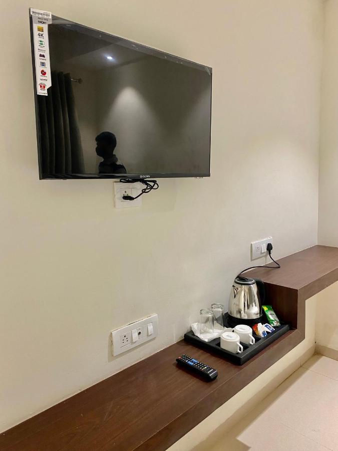 Hotel Vrindavan Palace 3*