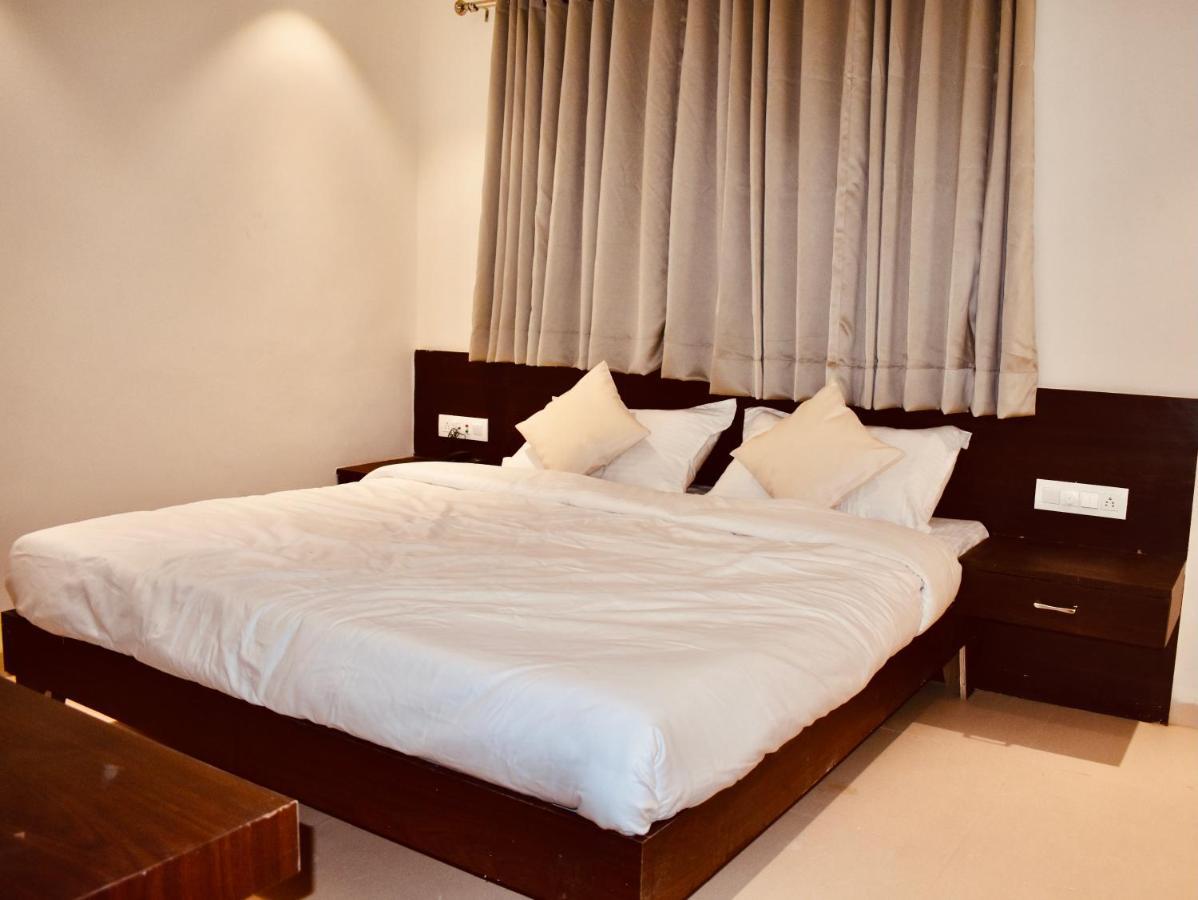 Hotel Vrindavan Palace