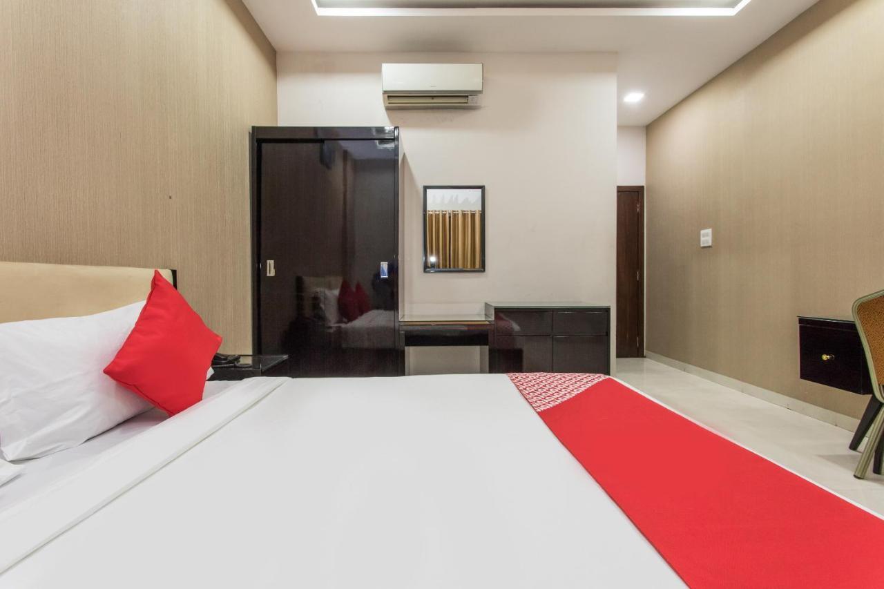 Hotel Capital O 22319 Prem Bandhan 3*