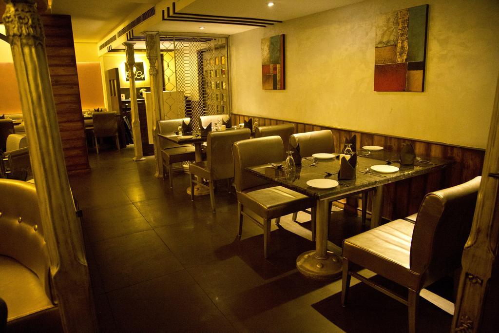Hotel The Rajshahi Palace
