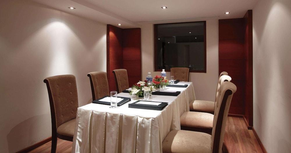 Hotel Surestay By Western