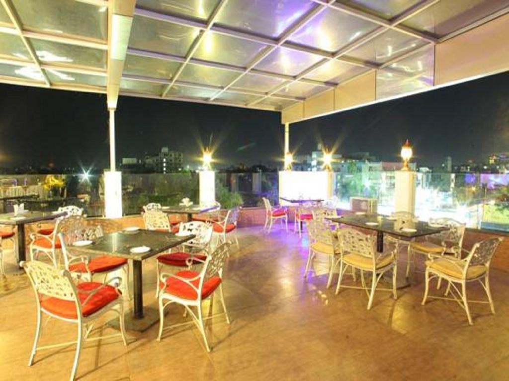 Kanchan Tilak Hotel Indore