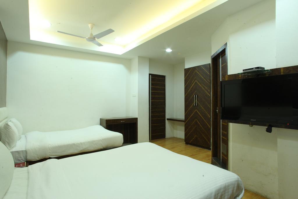 Hotel Kanchan Tilak