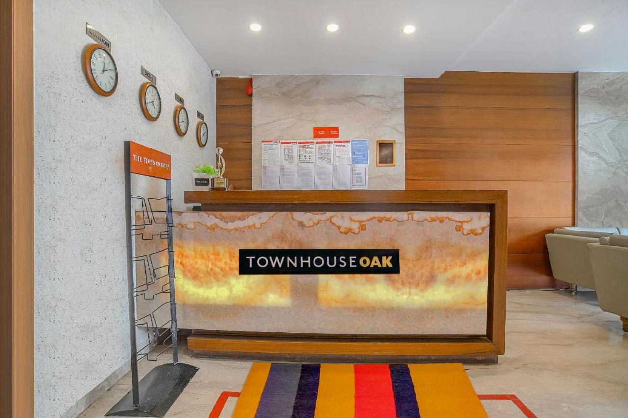 Vaccinated Staff- Townhouse Oak Silvotel Hotel