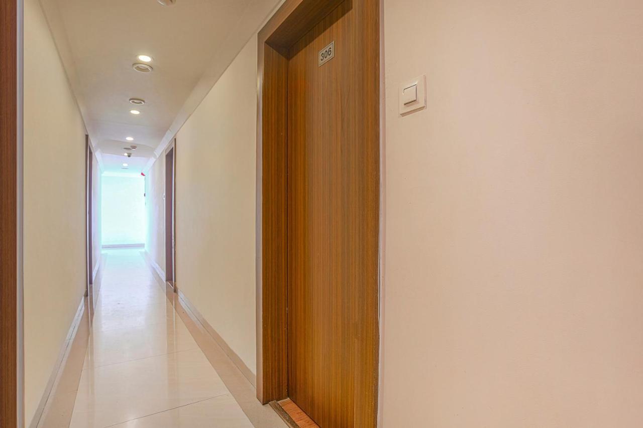 Vaccinated Staff- Townhouse Oak Silvotel 4* Indore