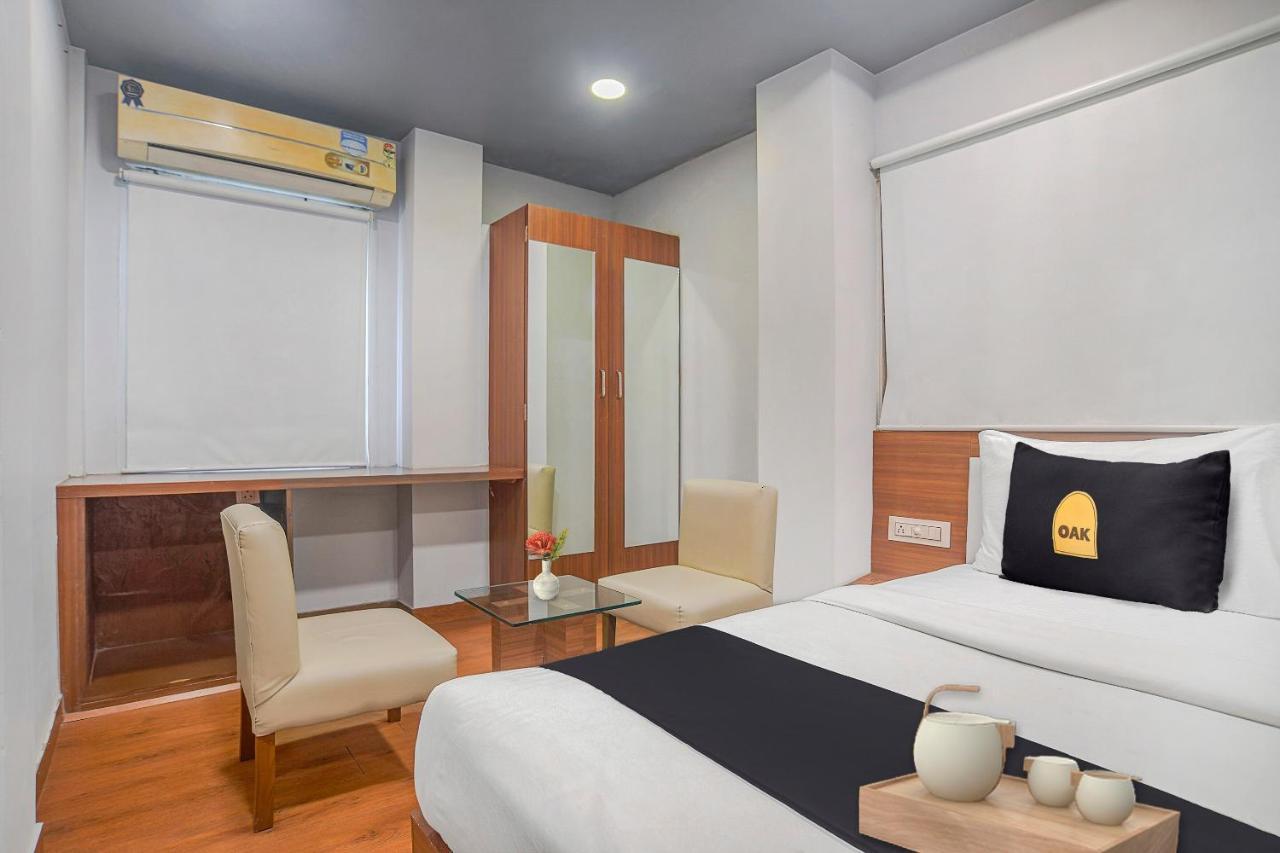 Hotel Vaccinated Staff- Townhouse Oak Silvotel