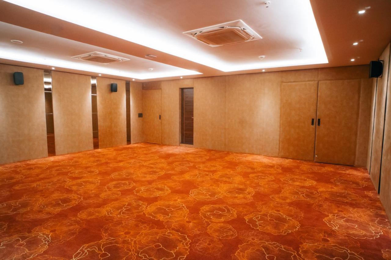 Hotel Playotel Premier Vijay Nagar 4*
