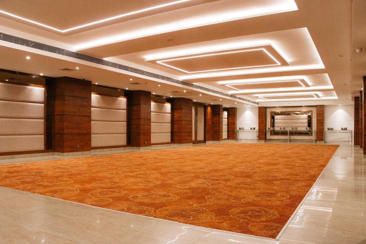 Hotel Playotel Premier Vijay Nagar Indore