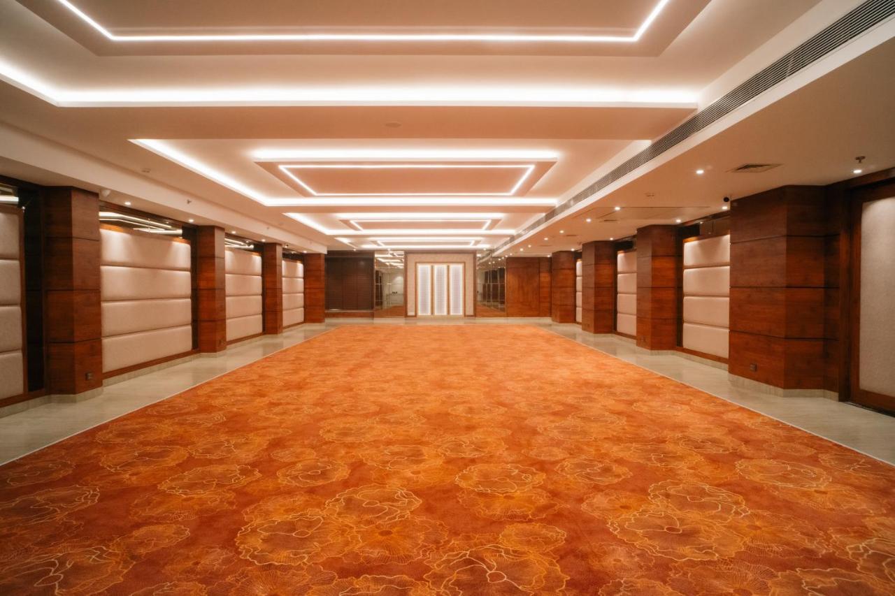 Hotel Playotel Premier Vijay Nagar